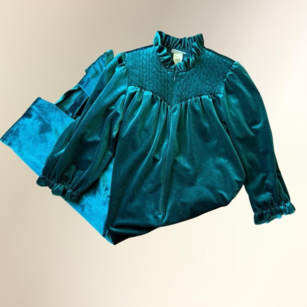 Gilligan & O'Malley Teal Velvet Ruffled Top